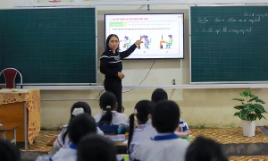 Contract teachers, staff borrowing every penny due to unpaid salaries