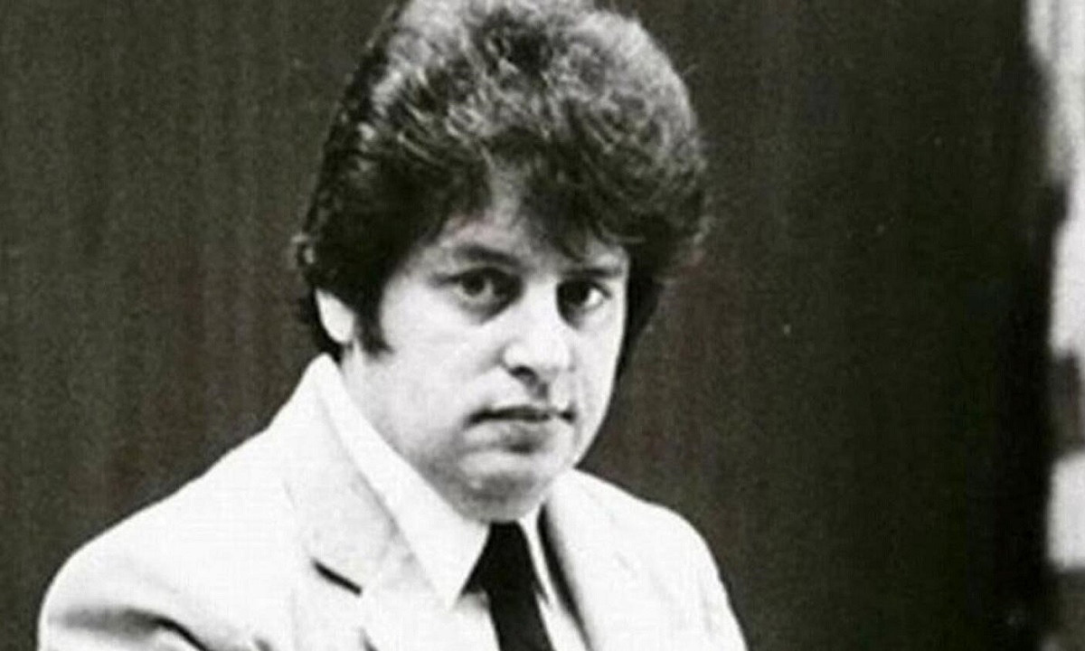 Con artist marries 105 women, flees with their money