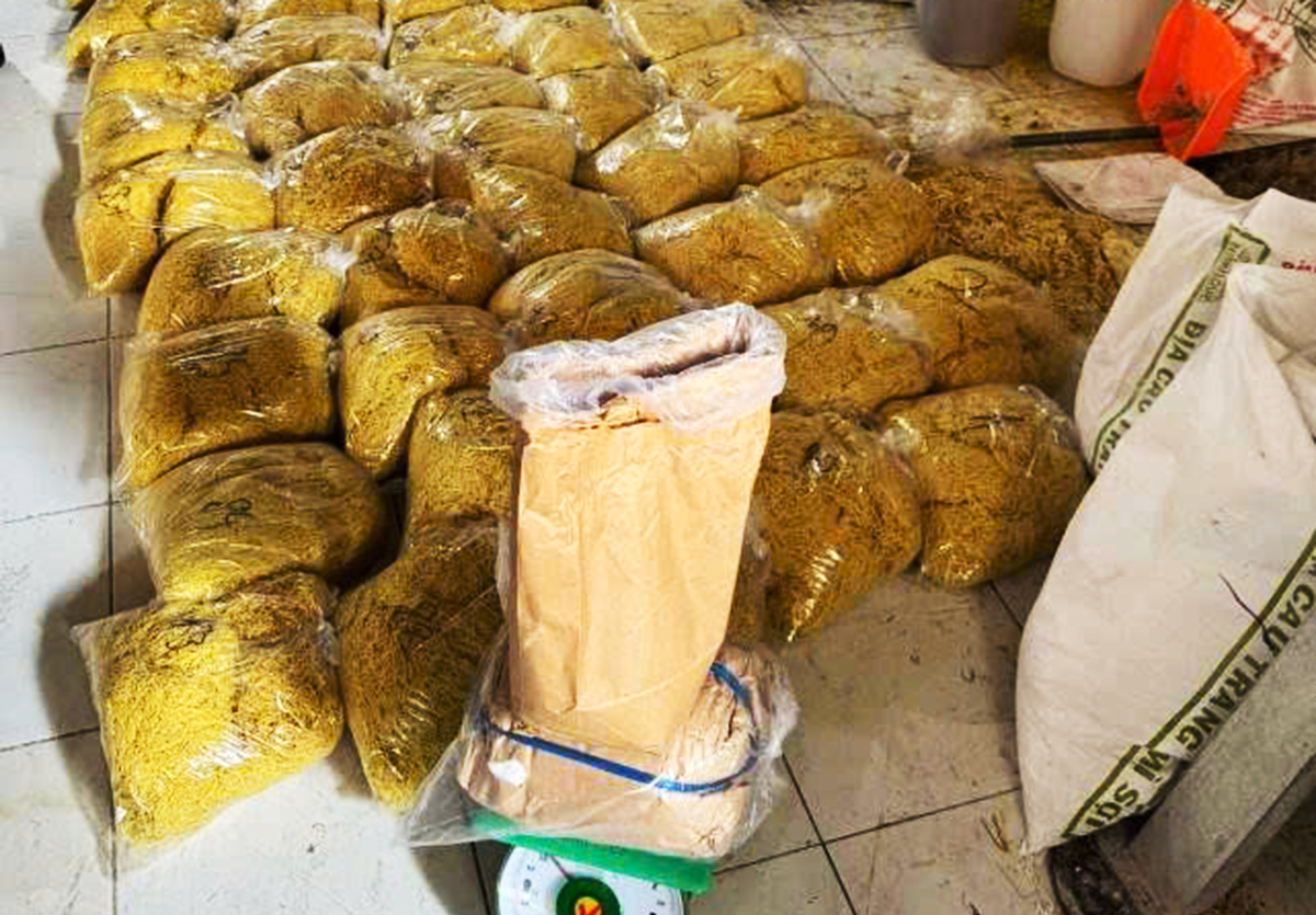 Ho Chi Minh City noodle facility produced 2,800 tons of fresh noodles with borax and liquid glass