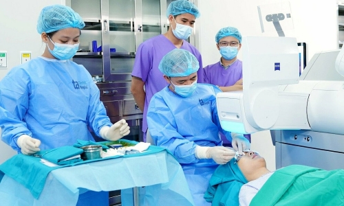 What does unusual blurred vision in one eye indicate?