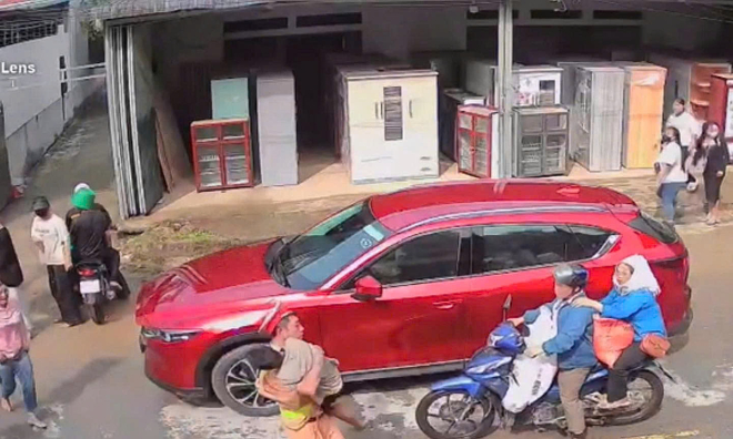 Timely rescue of child electrocuted at water festival