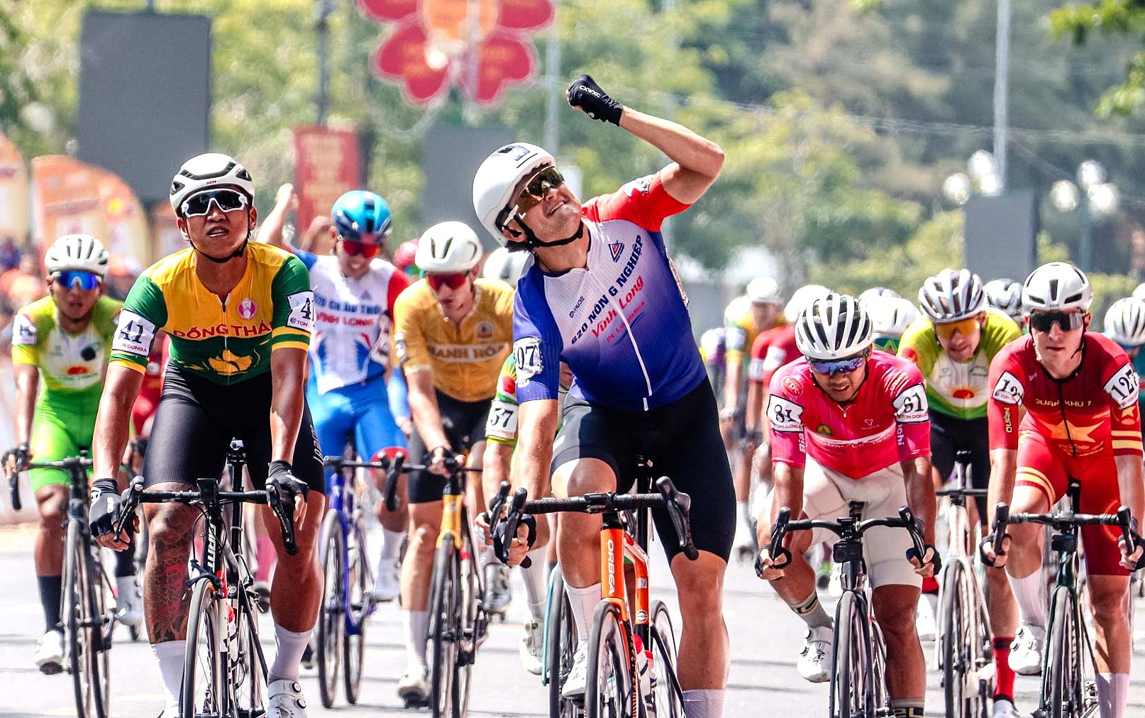 New Zealand cyclist wins fourth stage of cross-Vietnam race