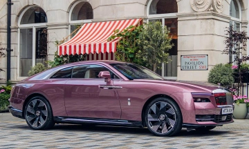Rolls-Royce Motor Cars honors Vietnamese distributor