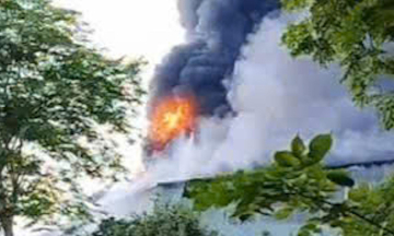 Furniture factory spanning over 4,000 sqm in Ho Chi Minh City destroyed by fire