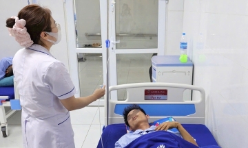 Young man's bladder ruptures after drinking and holding urine