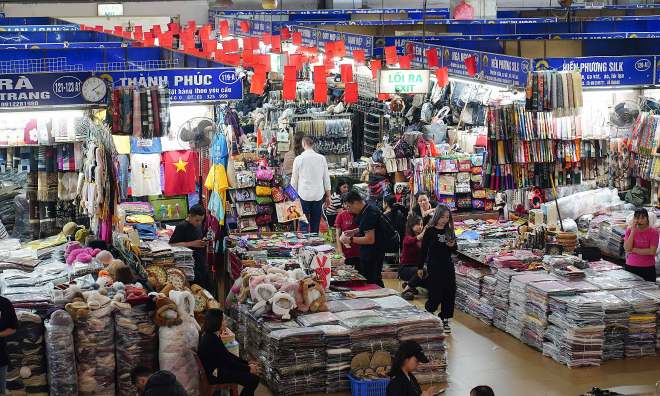 What should businesses do when purchasing goods without invoices?