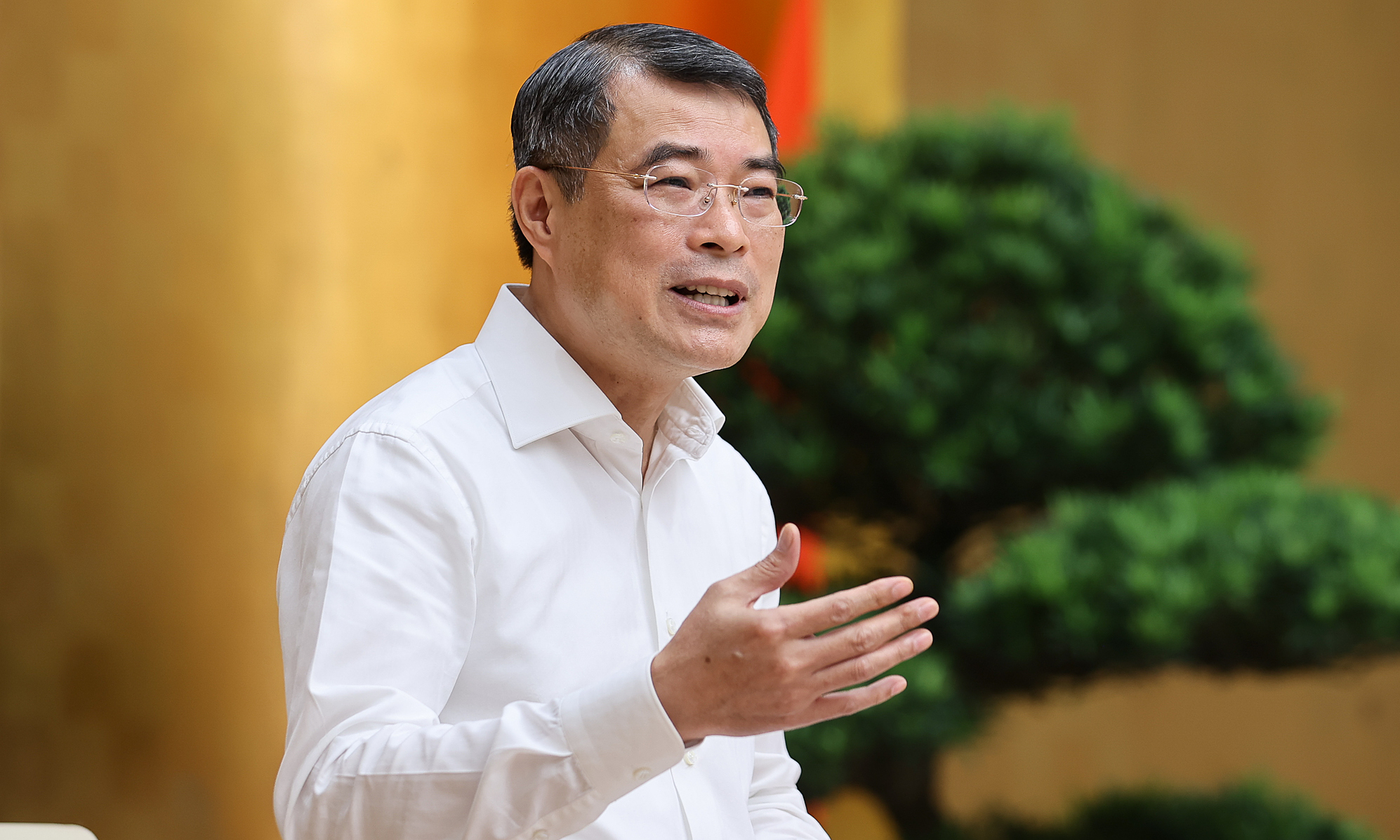 State does not encourage citizens to hold gold