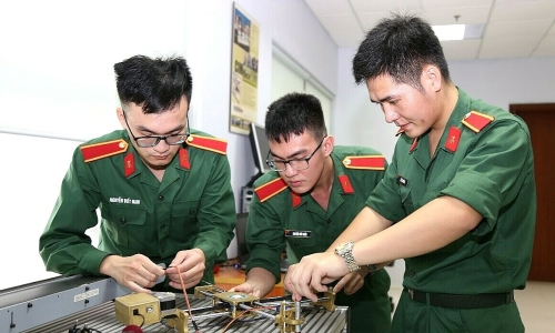 Talented military engineers to be directly promoted to first lieutenant