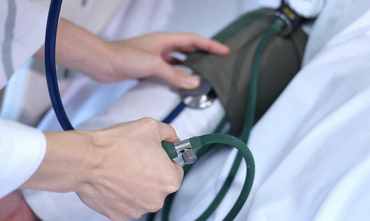 Managing blood pressure during hot weather travel