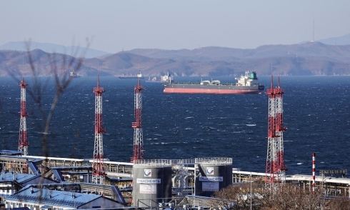 Global oil prices near 120 USD