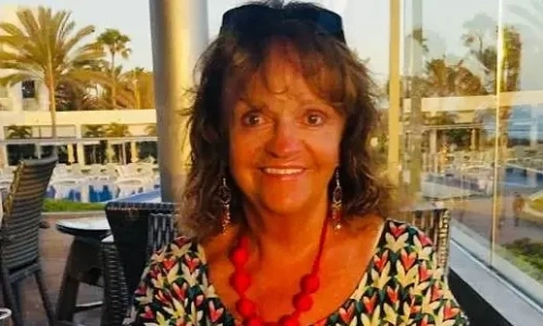 Woman loses all savings to scams, still believes in 'online love'