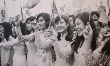 Historical memories from 1954-1975 through documentary photographs