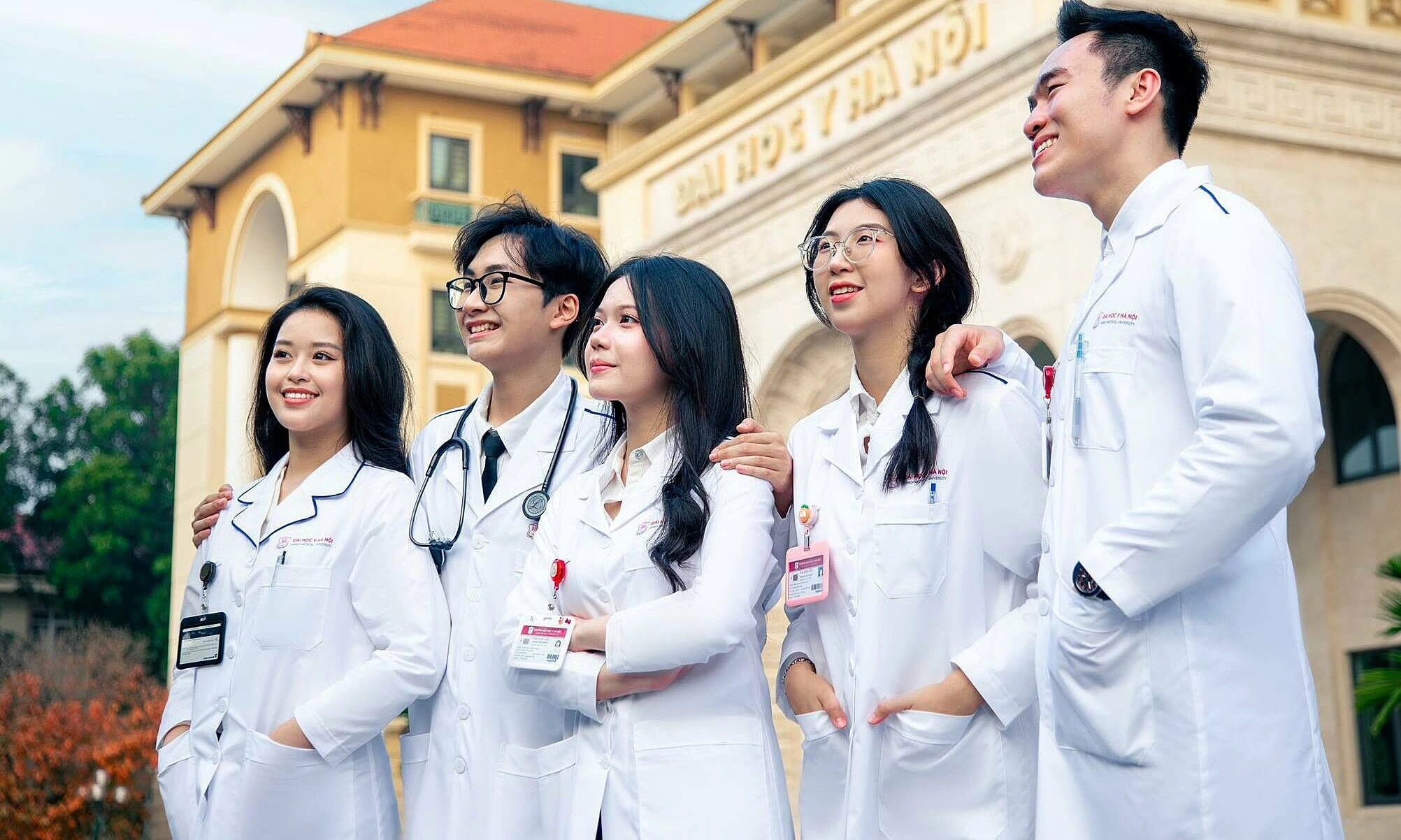 Dai hoc Y Ha Noi increases tuition, considers competency assessment test scores