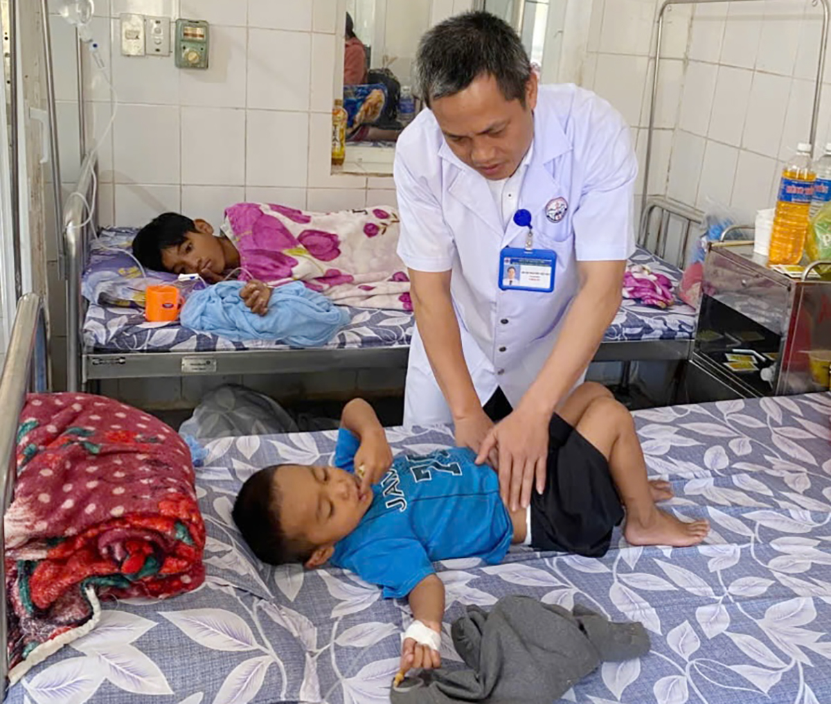 Number of suspected food poisoning cases in Quang Tri after eating bread rises to 68
