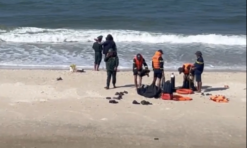 Father dies while saving child from sea waves