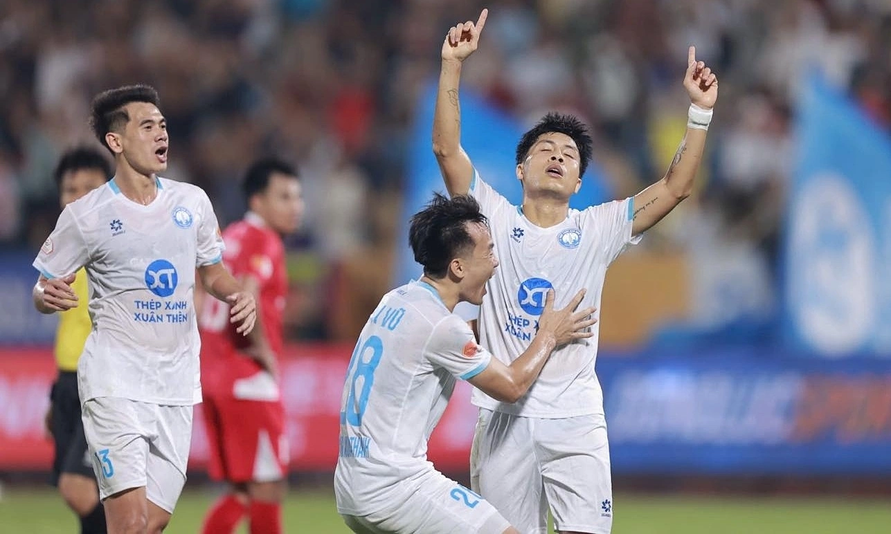 Nam Dinh 2-0 CA TP HCM