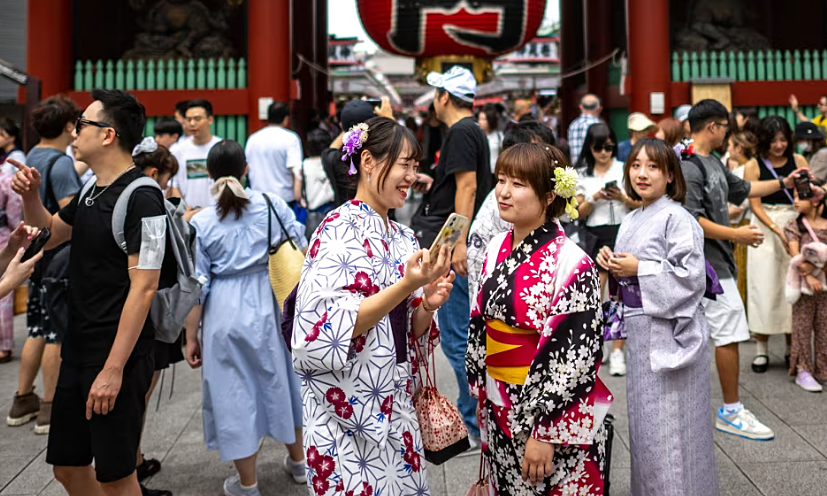 Where are the trash cans in Japan?