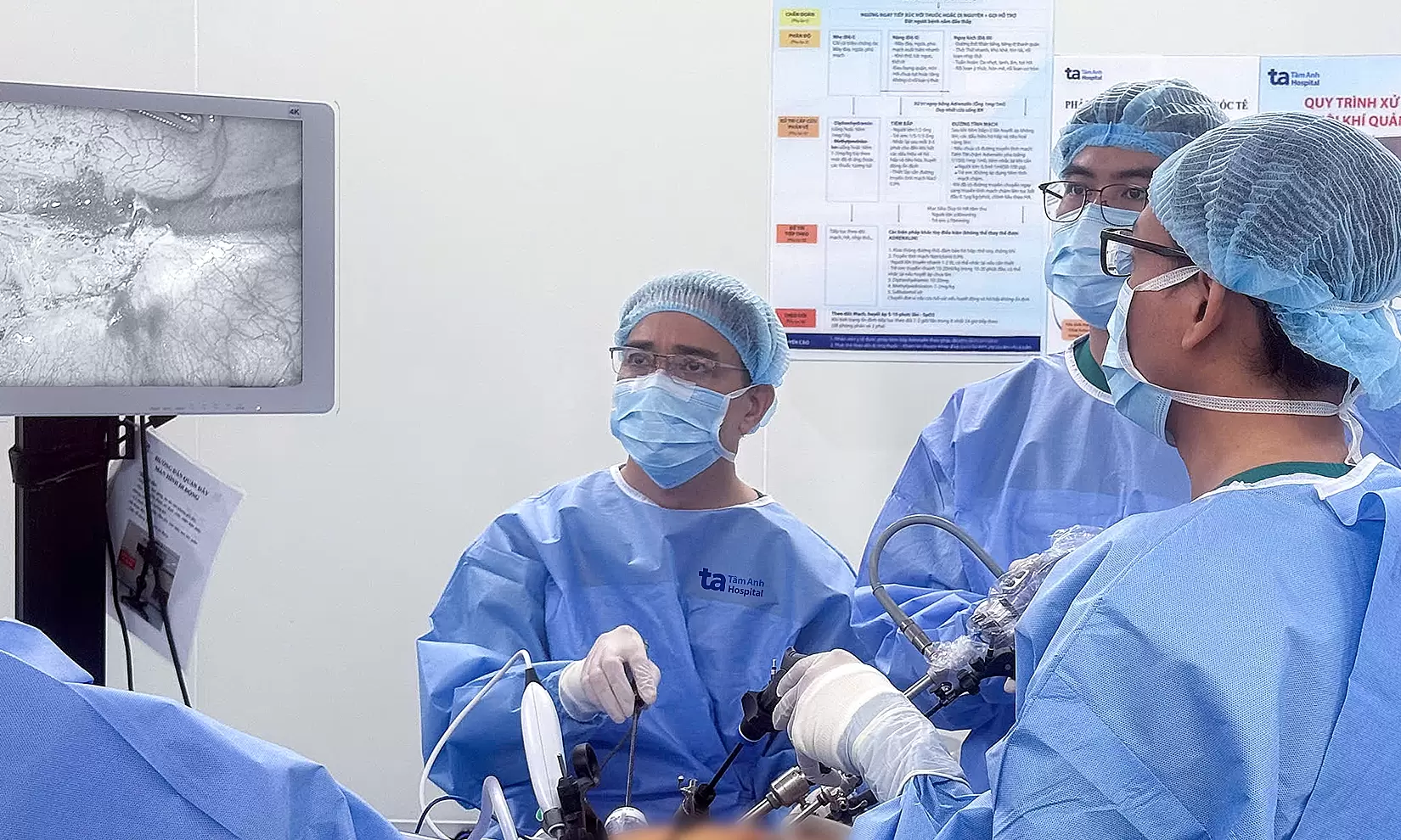 Complications after colon surgery