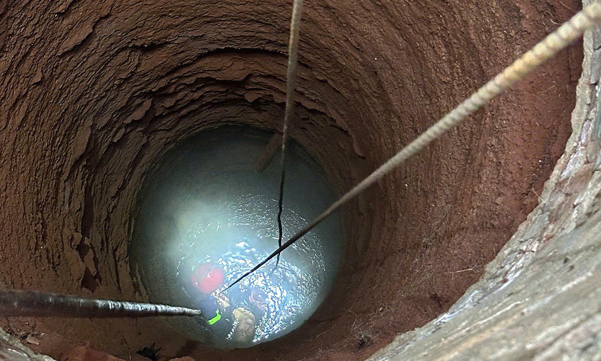 Rescue of man who fell into 35-meter deep well in Ho Chi Minh City