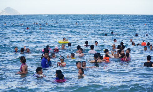 Children in critical condition due to incorrect adult drowning first aid