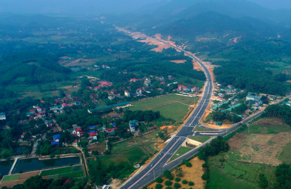 Road connecting Thang Long Boulevard with Hanoi - Hoa Binh expressway expected to open before 30/6