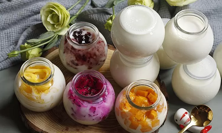 Should people with stomach pain eat yogurt?