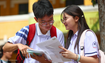 Ho Chi Minh City's specialized 10th grade entrance competition ratio sharply increases