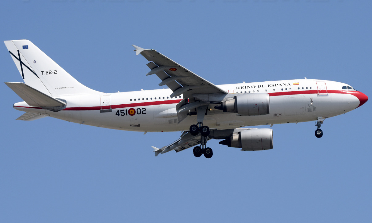 Spanish prime minister's plane makes emergency landing