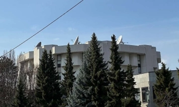 Austria expels three Russian diplomats over 'antenna forest' at embassy
