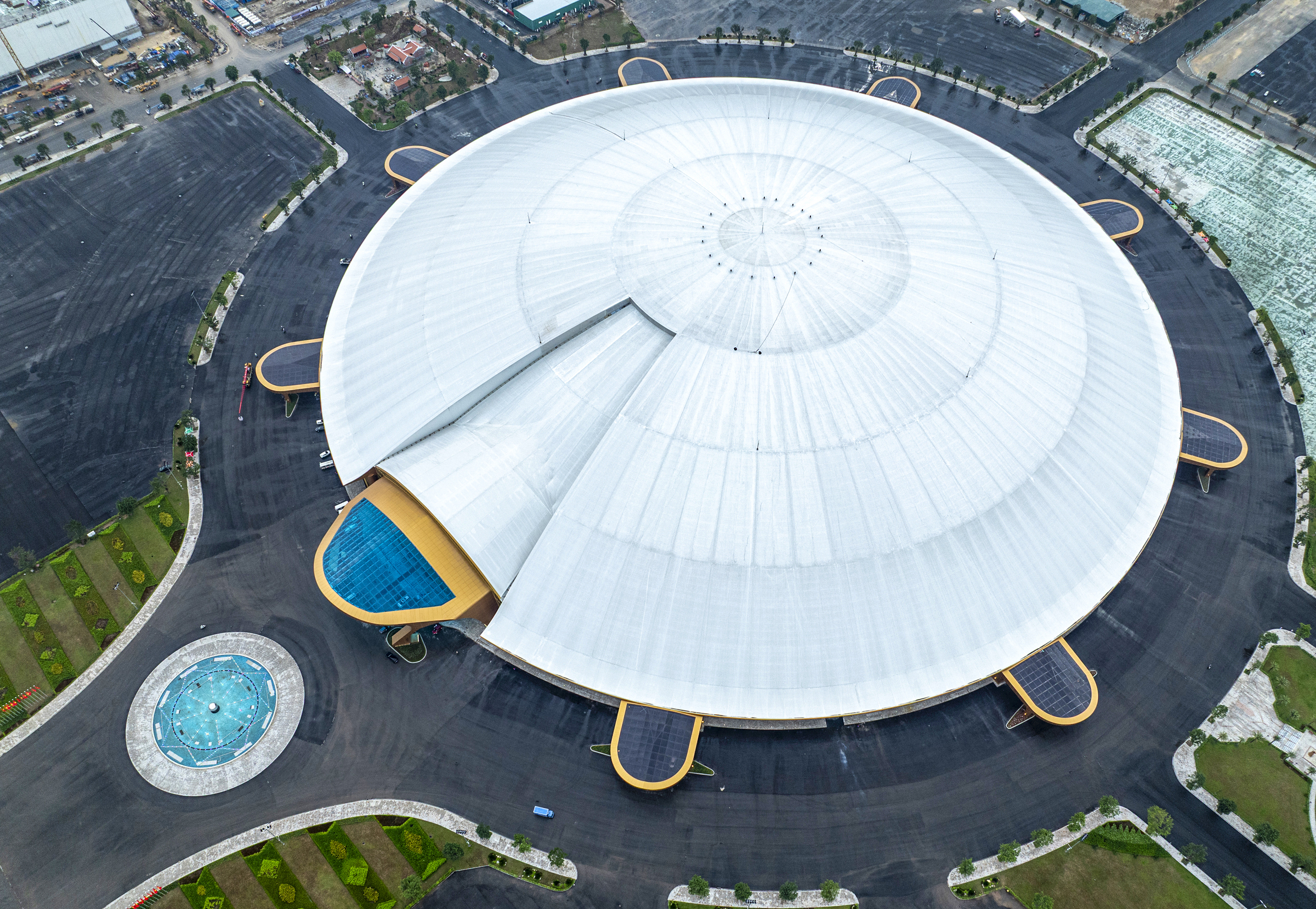 Southeast Asia's largest exhibition center owner records over one hundred billion dong profit