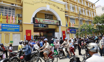 Over 5,000 Ho Chi Minh City students suspend semi-boarding meals