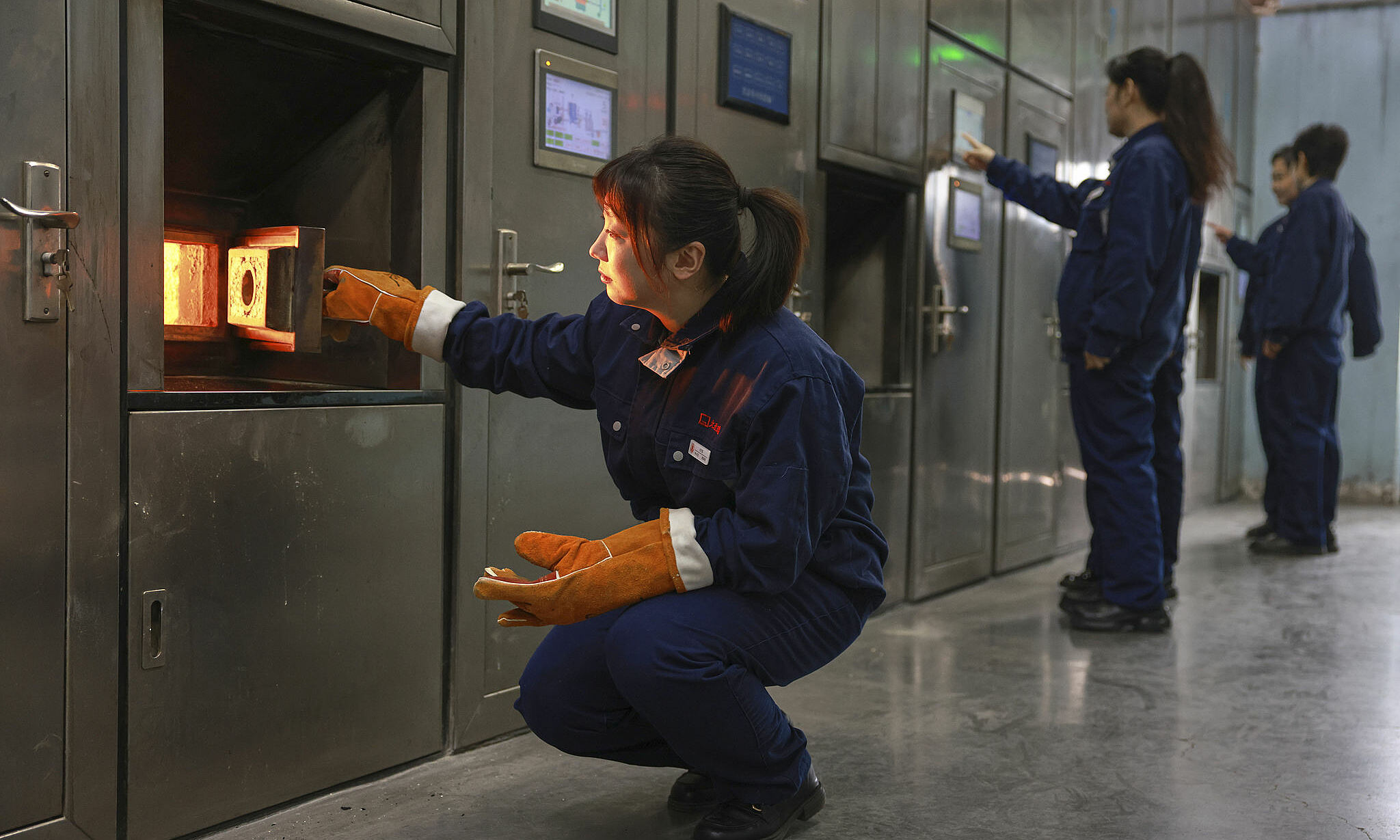 Fire roses: China's only all-female cremation team