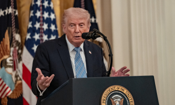 Mr. Trump announces halt to campaign supporting ships through Hormuz