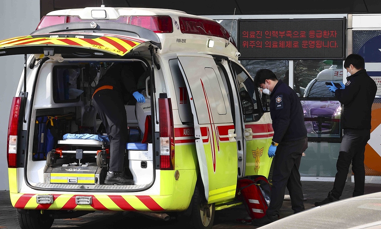 Reasons South Korean pregnant women travel hundreds of kilometers to give birth