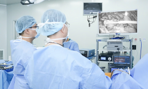 Concurrent discovery of lung and thymus tumors