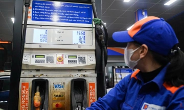 Gasoline prices rise, diesel decreases