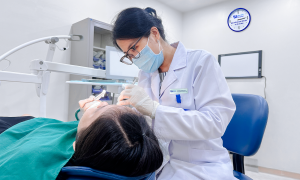 Decayed teeth cause gum infection in people with diabetes