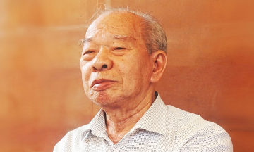 Poet Pham Thien Thu of 'Ngay Xua Hoang Thi' passes away