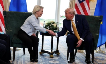 Trump sets deadline for EU to implement trade agreement