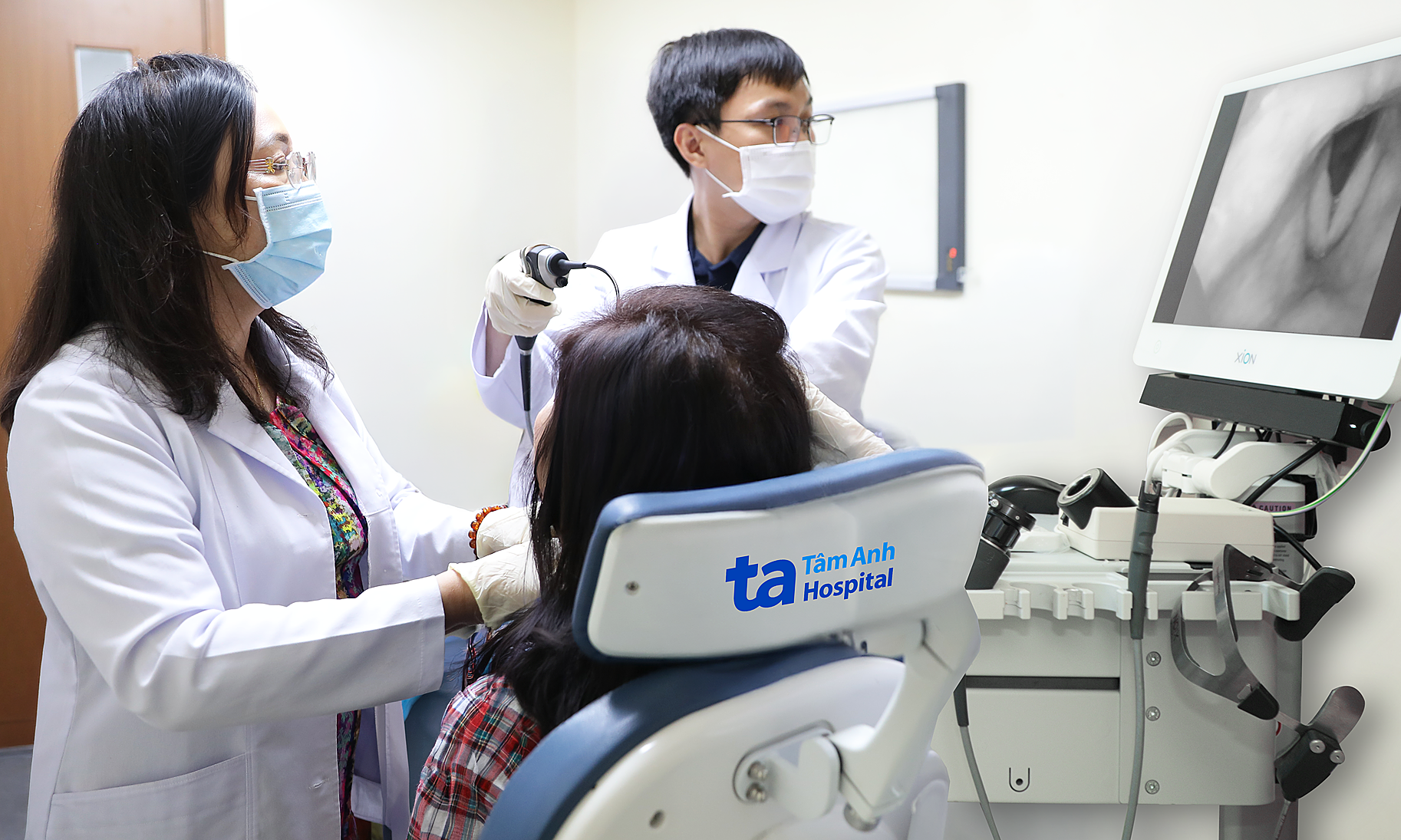 Botox injection for laryngeal voice disorder treatment