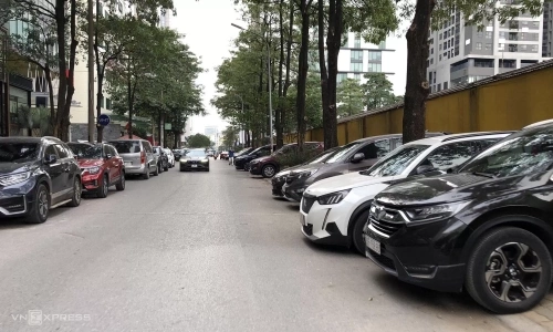 Ha Noi expects to collect up to 400,000 VND per sqm for sidewalk fees