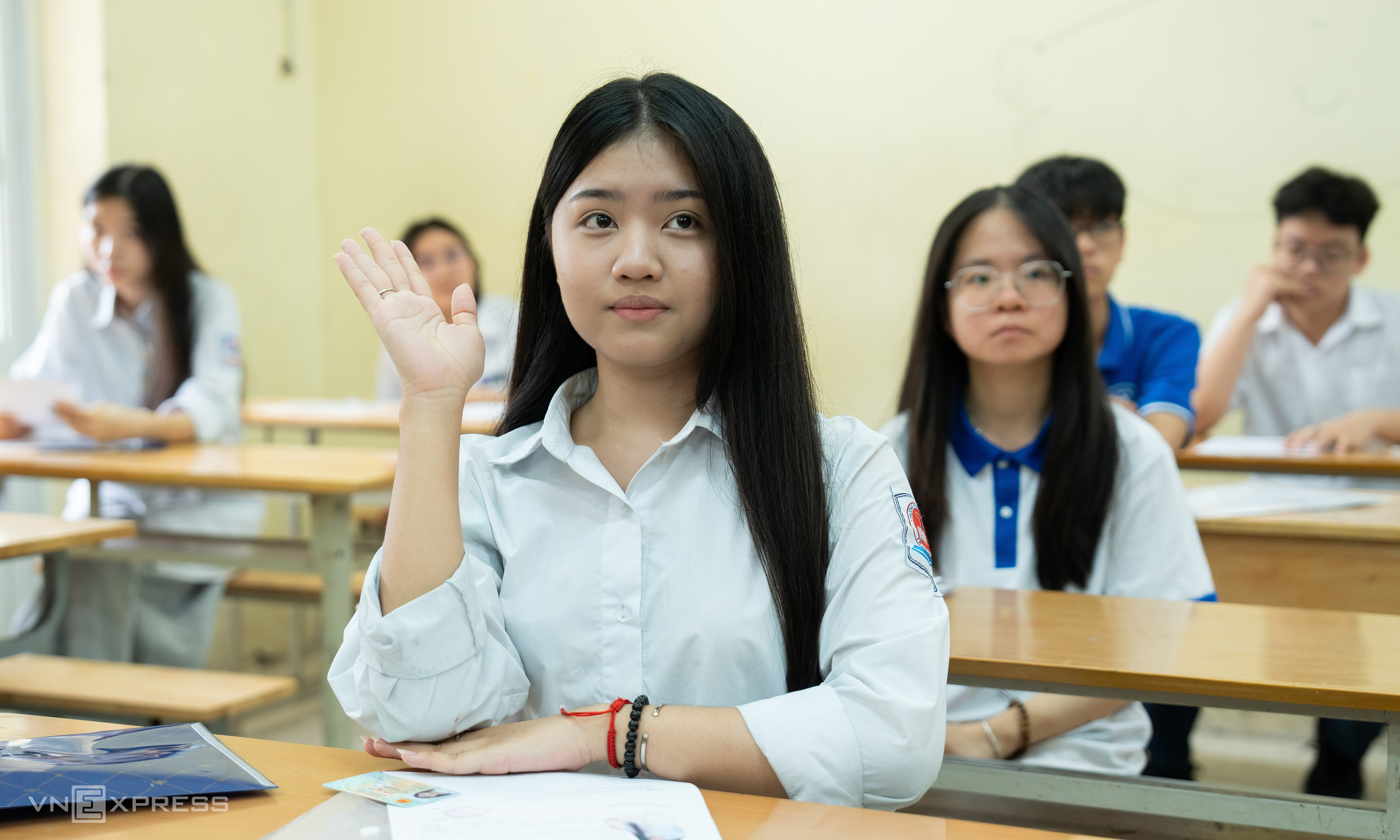 Nearly 950 students directly admitted to Hanoi's 10th grade public schools