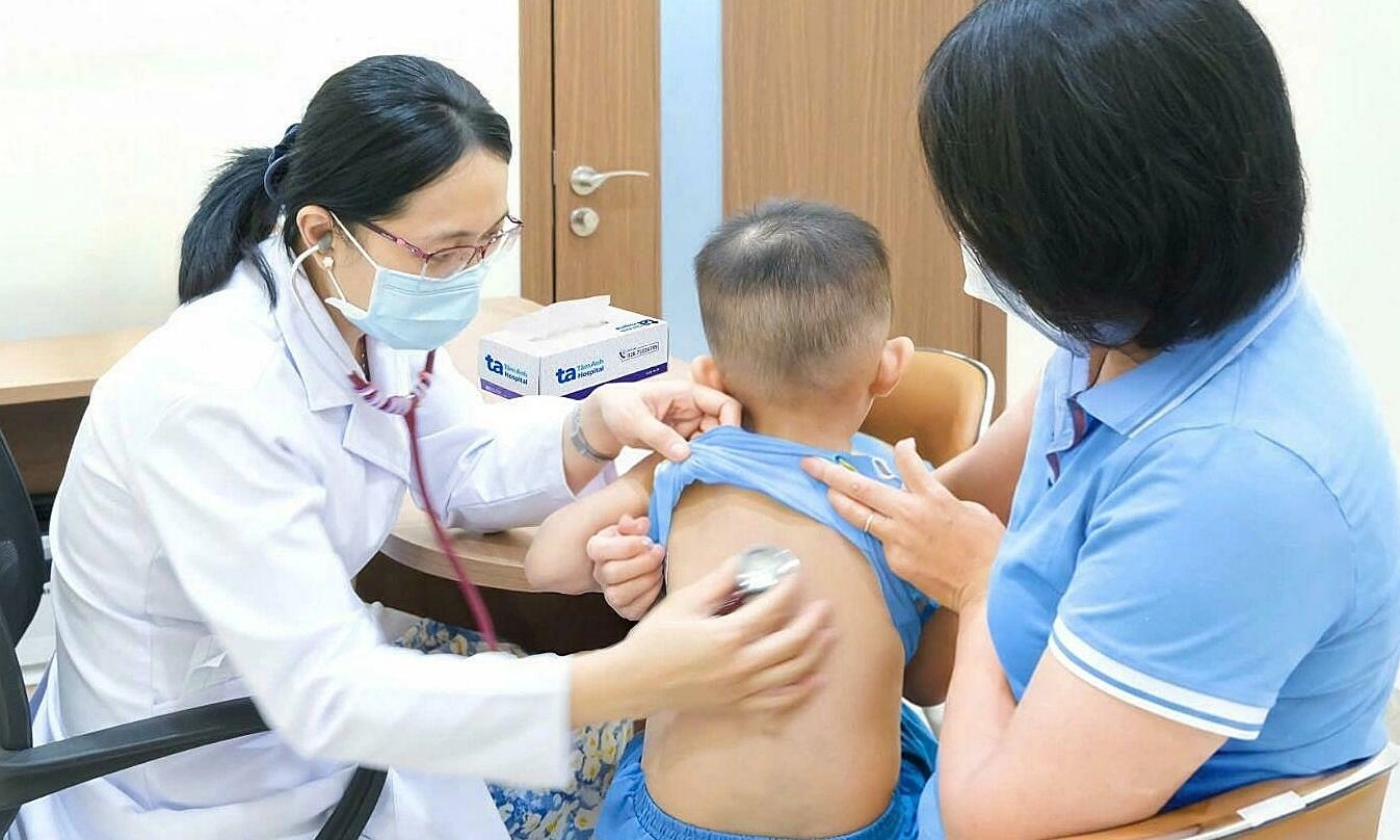 What to do to reduce coughs and runny noses in children during hot weather?