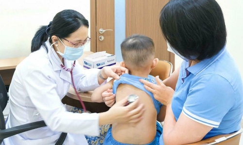 What to do to reduce coughs and runny noses in children during hot weather?