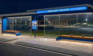 Three new bus stop shelters in TP HCM integrate many amenities
