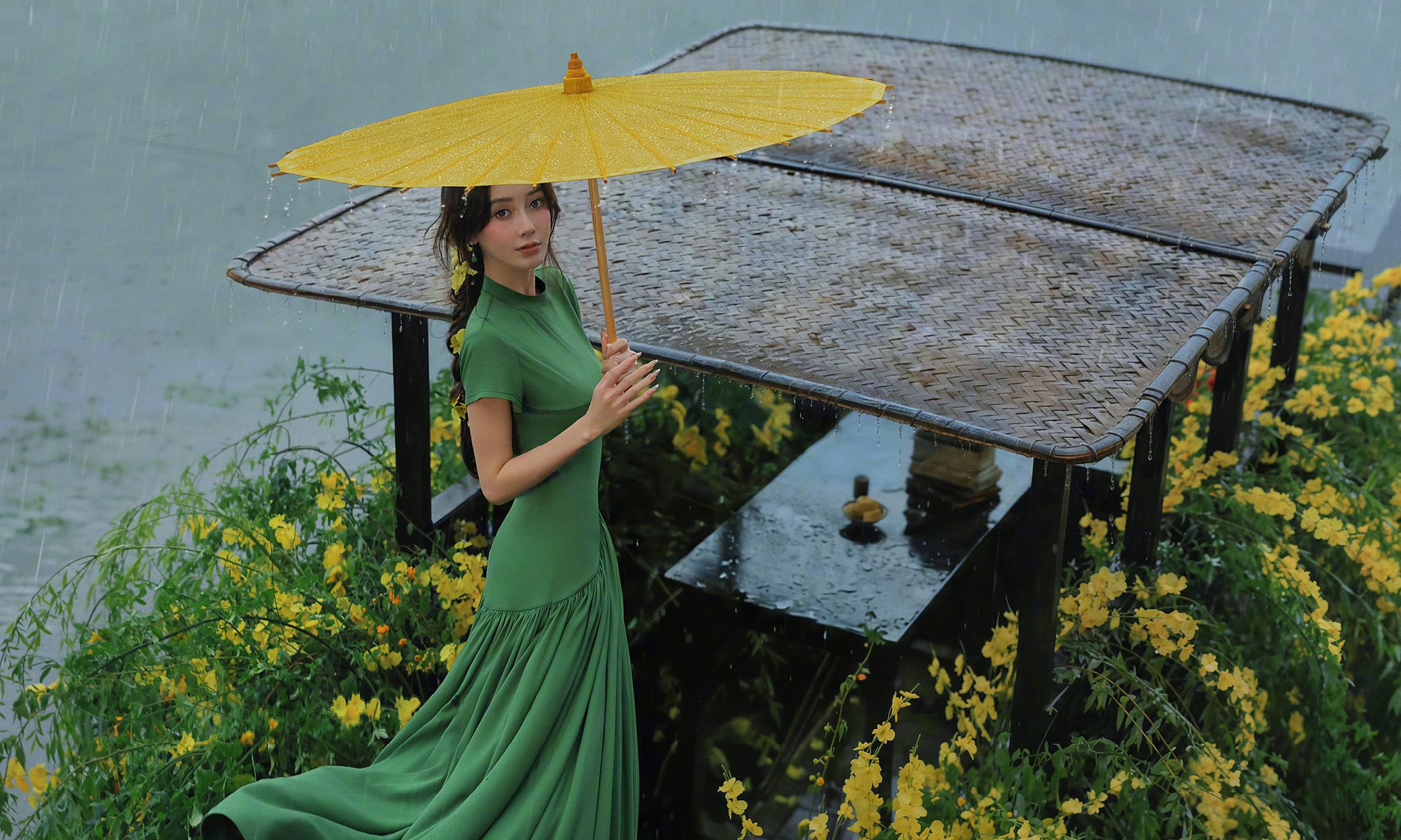 Angelababy likened to a girl in a painting