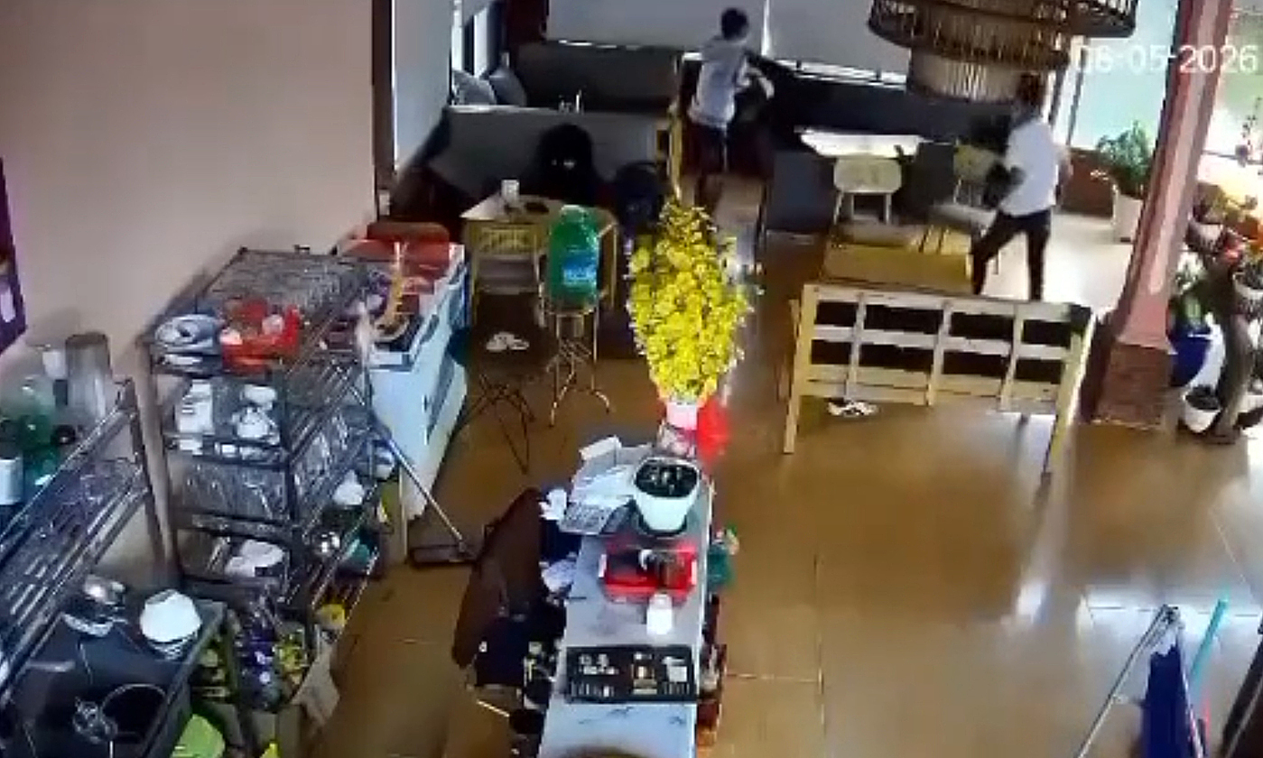 11 people summoned after teenager dies at cafe