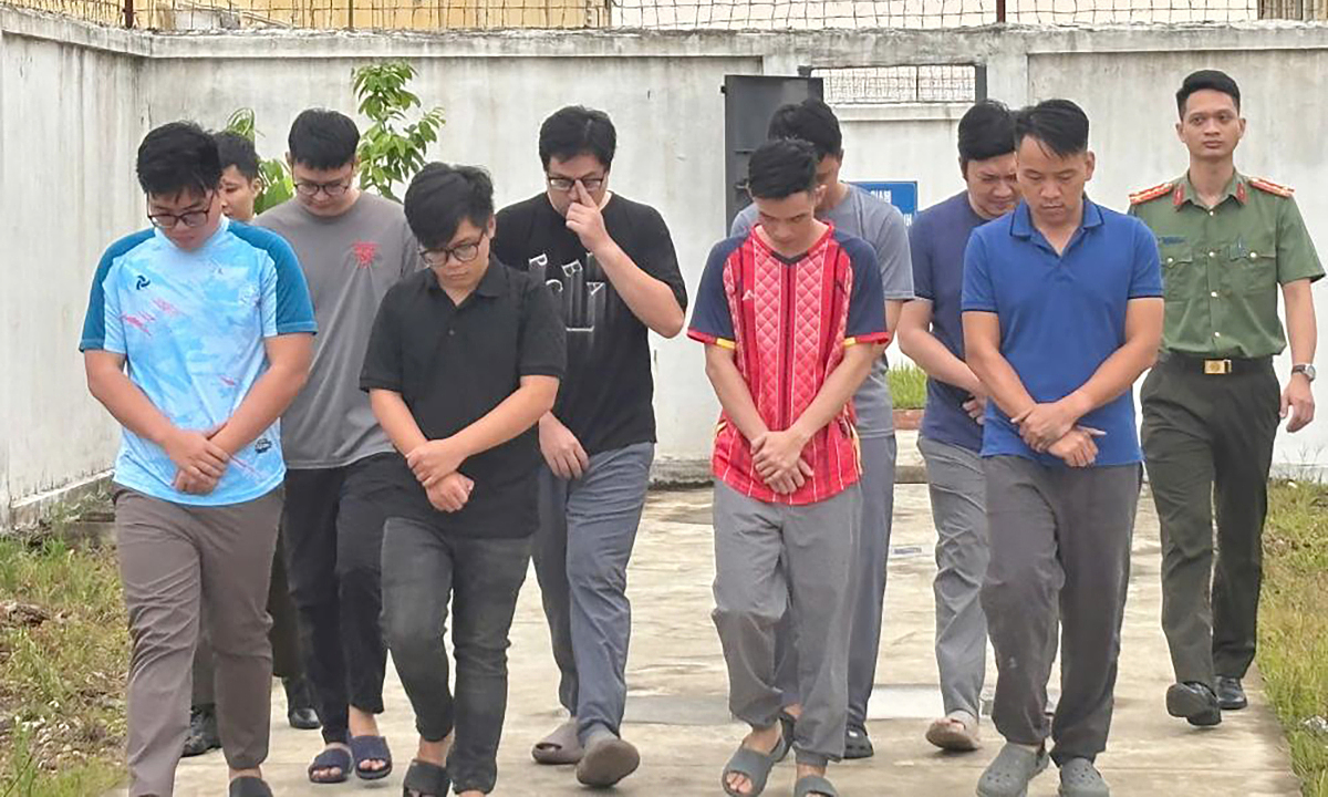 Transnational money laundering, gambling ring processed over VND 2,200 billion