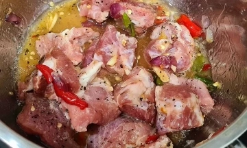 Doctor warns against harmful overnight meat marinating habits