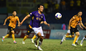 Ha Noi loses to Thanh Hoa despite playing with an extra man